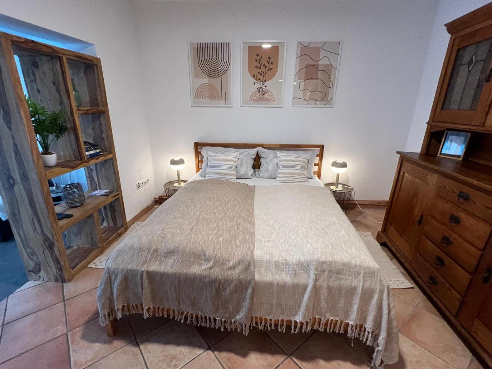 Apartment S&h In Wersten *